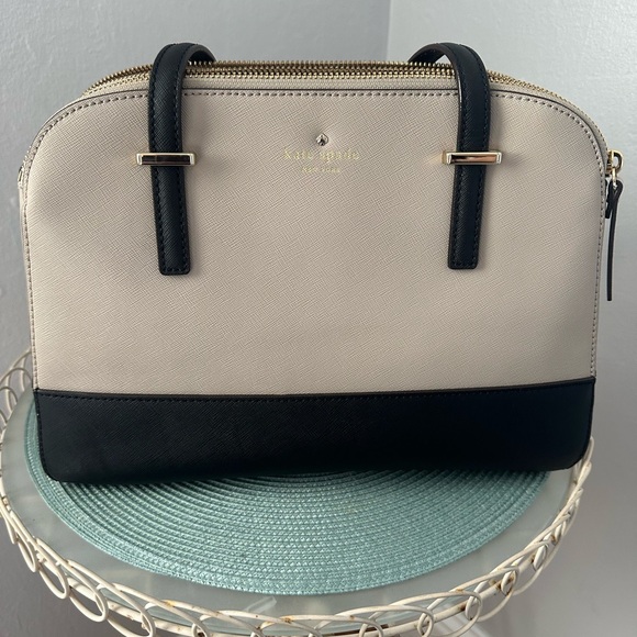 Kate Spade Tote - Picture 1 of 16